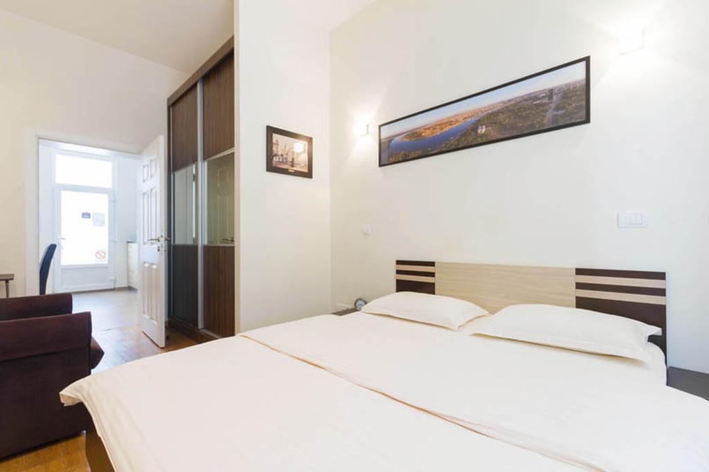 City Break Apartments Chic And Luxury Белград Экстерьер фото